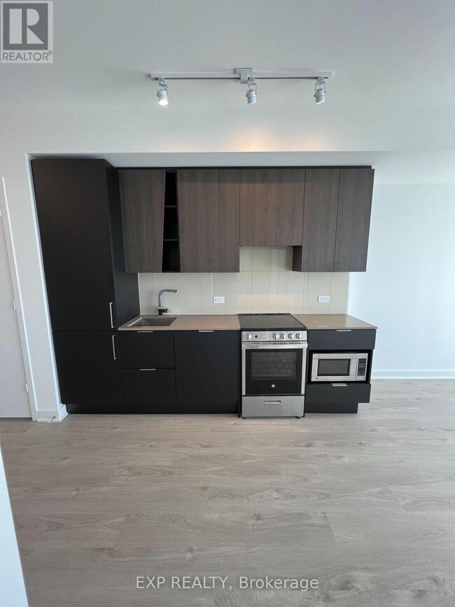 Photo du bâtiment - 3900 Confederation Pkwy