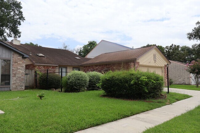 Foto del edificio - 12907 Maxfield Dr
