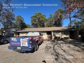 Building Photo - 1915 SW 70th Terrace
