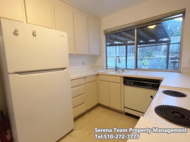 Foto del edificio - 22878 Cricket Hill Rd