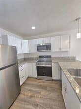 Building Photo - 6152 Brocks Ln