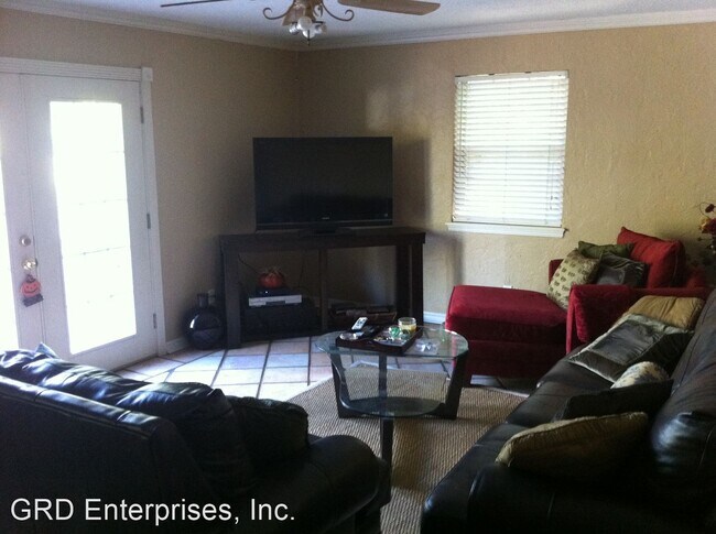 Foto del edificio - 3 br, 2 bath House - 6520 N. Grove