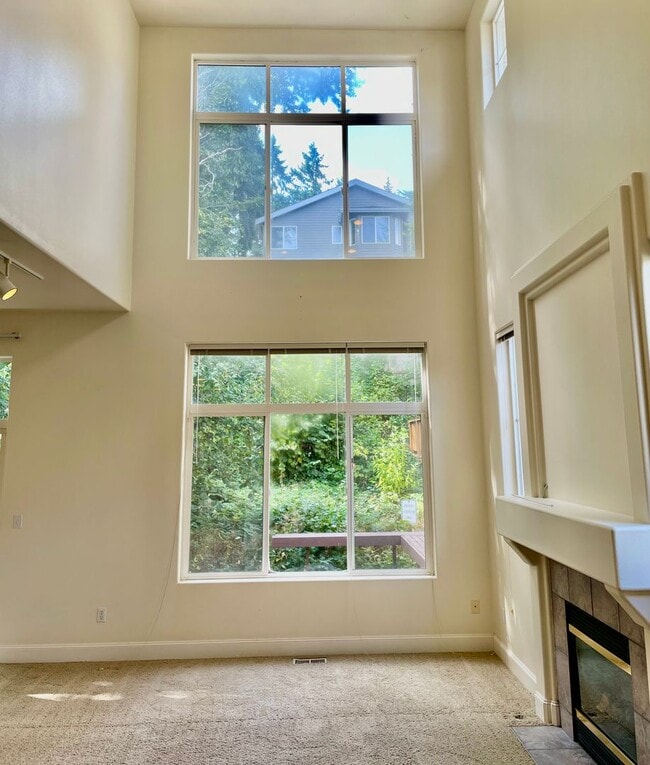 Building Photo - 3 Bed / 2.5 bath Saratoga townhouse in Bel...