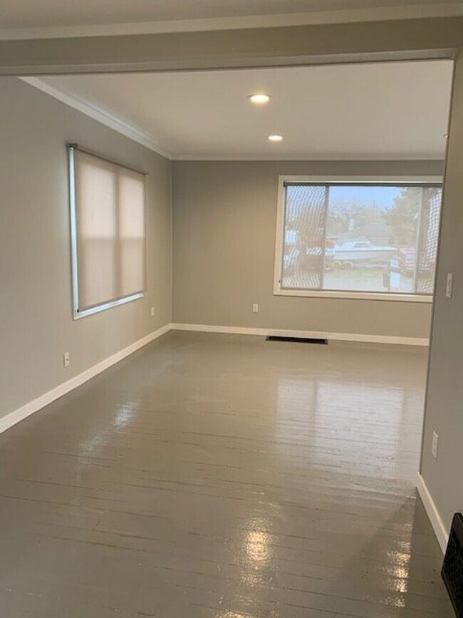 Foto del edificio - Renovated Modern Duplex