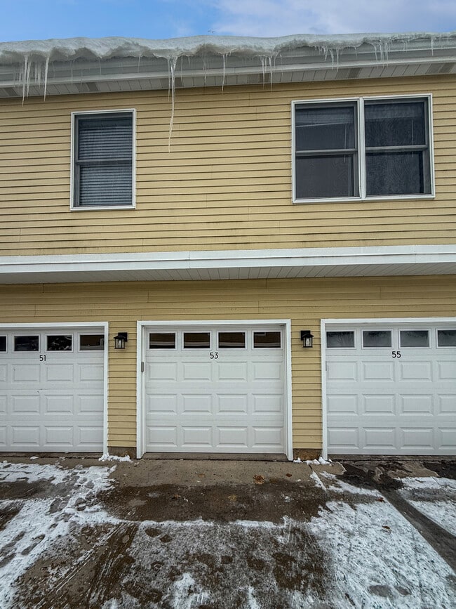 Building Photo - 53 Spuhler Dr