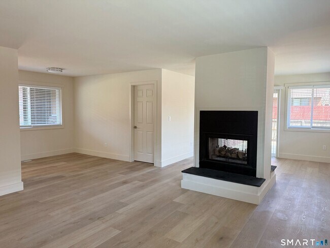 Building Photo - 108 Montoya Dr