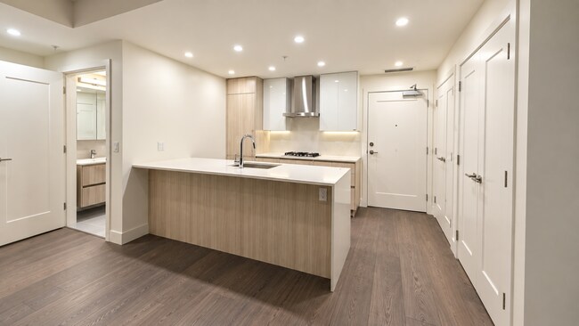 Photo du bâtiment - 488 W 58th Ave