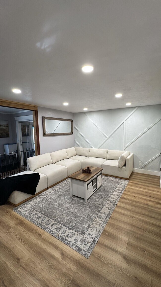 Foto del edificio - 2348 Merrigan Pl