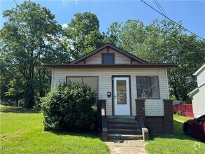 Building Photo - 710 McKinley Ave