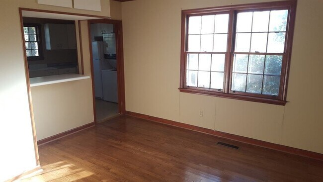 Building Photo - 2408 Apricot Ln