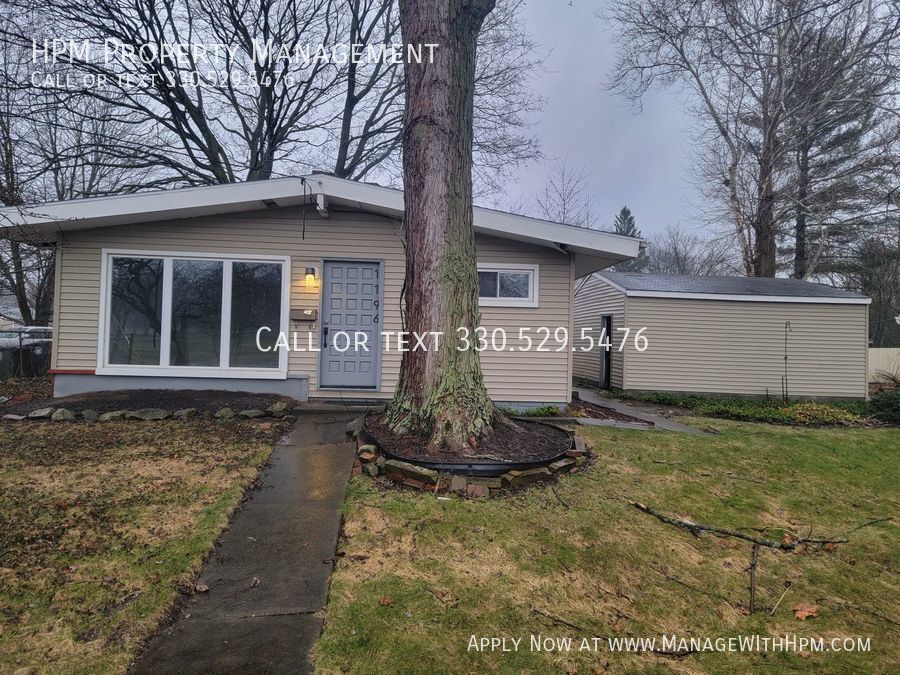 Primary Photo - Beautiful 3 bedroom one bath Ranch with 2 ...