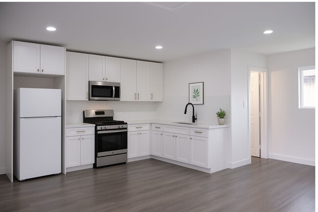 Building Photo - 5502 Ashgate Dr