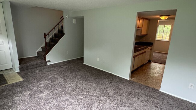 Building Photo - Town Home in Western Henrico- Greenaire Woods