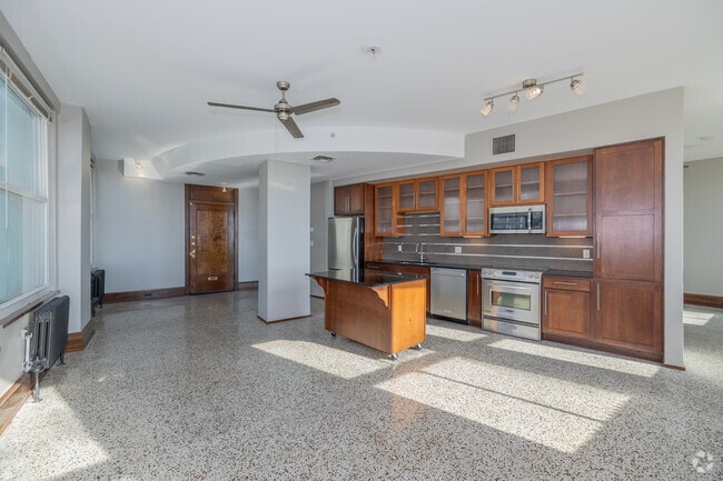 1 dormitorio, 1 baño - 982 pies cuadrados - Cocina, sala de estar y comedor - Philtower Lofts