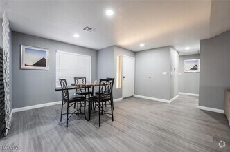 Building Photo - 7439 Trudy Ln