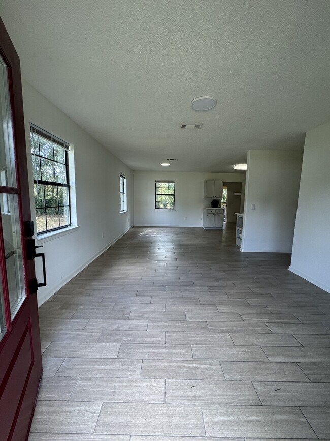 Building Photo - 461 Benjulyn Rd