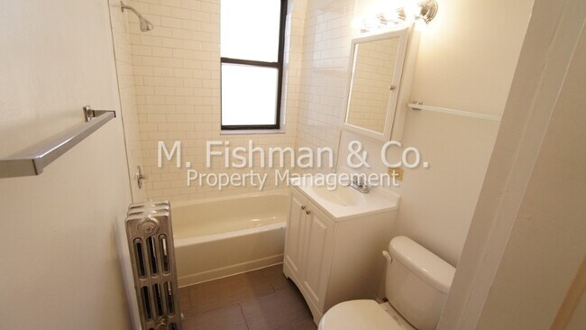 Foto del edificio - Humboldt Park 2 bed near the 606 trail