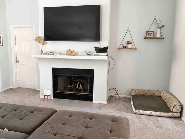 Foto del edificio - 475 Heritage Ln