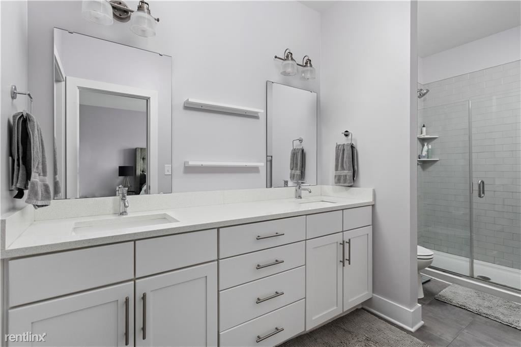 Primary Photo - 1 br, 1 bath Condo - 608 E 10th St