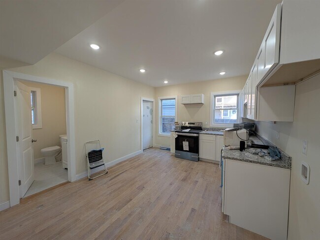 Foto del edificio - 5 Lowell Cir