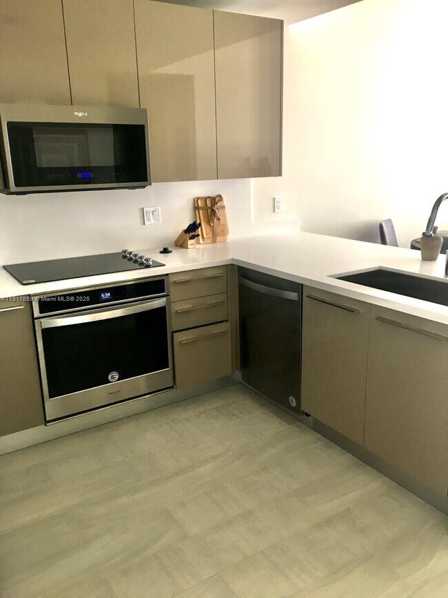 Foto del edificio - 2000 Metropica Wy