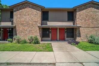 Building Photo - 3301 Aurora St