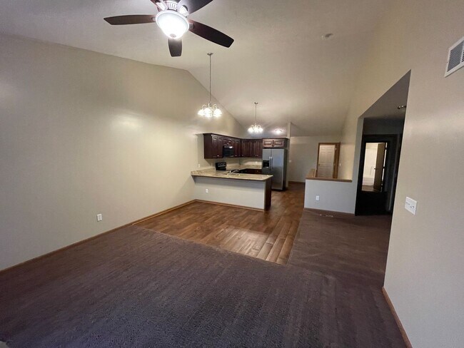 Building Photo - 2644-48 W Timberlake Dr