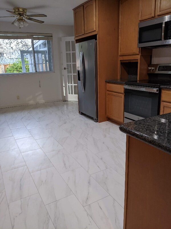 Building Photo - 3985 Royal Arch Dr
