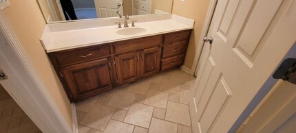 Building Photo - 207 Mountain Ridge Dr SE