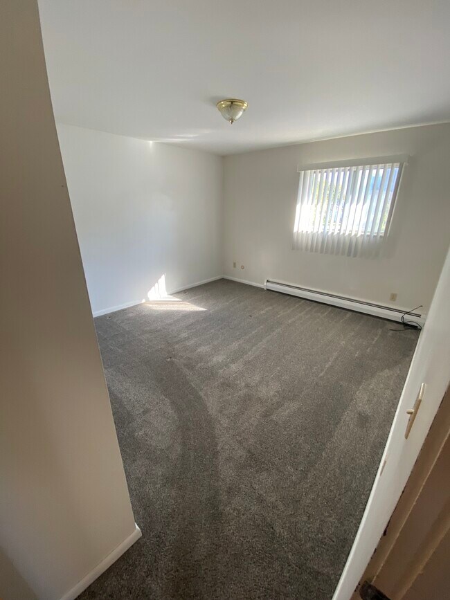 Bedroom 2 - 2111 Weiss St