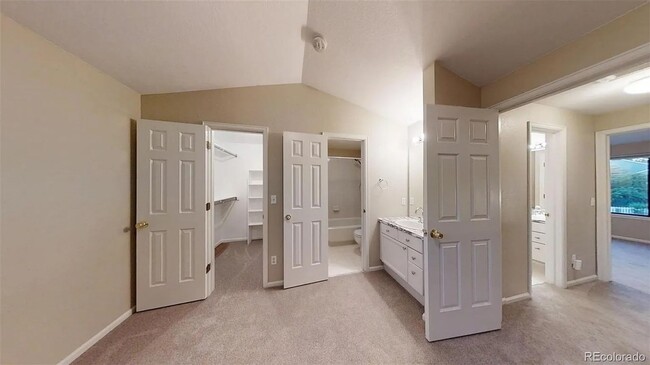 Building Photo - Two Bedroom Townhome Available For Rent in...