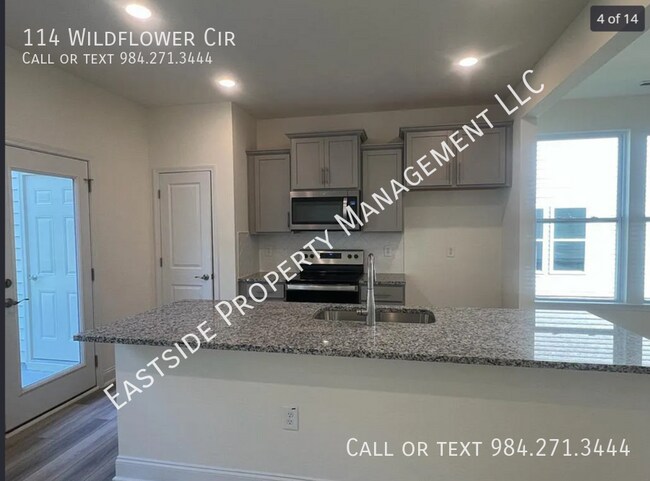 Foto del edificio - 114 Wildflower Cir