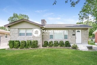 Building Photo - 7809 Axtell Ave