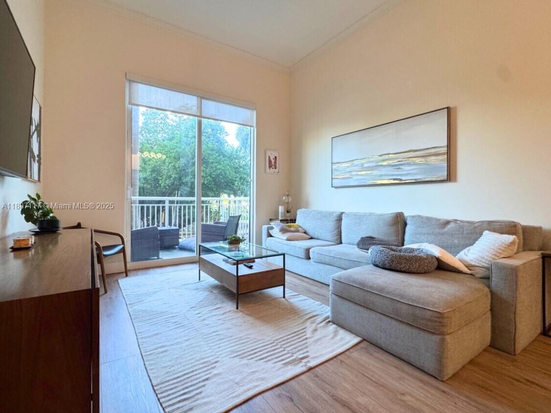 Foto principal - 2000 N Bayshore Dr