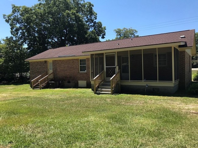 Building Photo - 2095 Wedgefield Rd