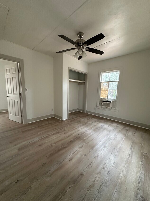 Foto principal - 2344 S Marion Ave