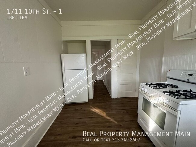 Building Photo - 1711 10th St