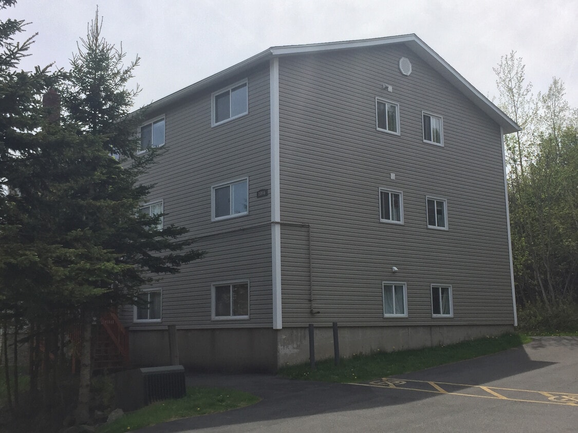Photo du bâtiment - 1066 Somerset St