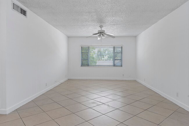 Building Photo - 5700 NE 22nd Way