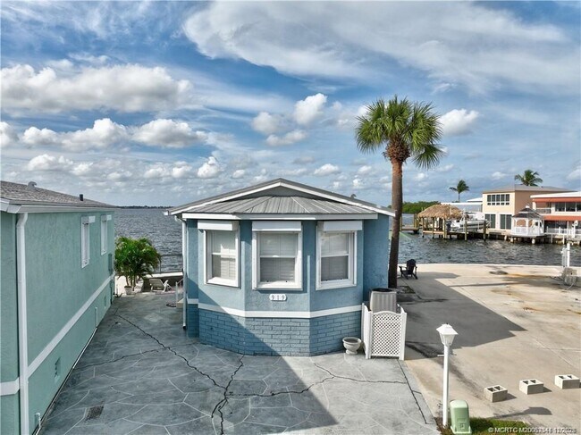 Building Photo - 10701 S Ocean Dr