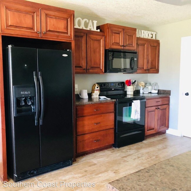 Building Photo - 3 br, 2 bath House - 34 NE Mancey Garrason