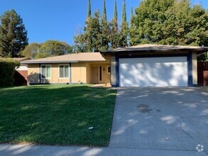 Building Photo - 7521 Blackthorne Way