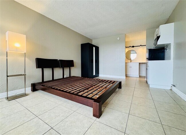 Foto del edificio - 7900 S Orange Blossom Trail