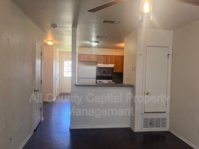 Building Photo - 4404 Mattie Dr