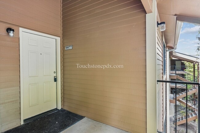Building Photo - Light Filled Clackamas Condo with Covered Balcony and Community Amenities
