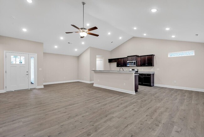 Building Photo - 932 Cygnet Dr