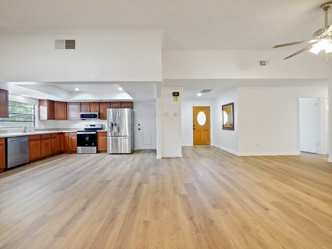 Building Photo - 7970 Glen Abbey Cir