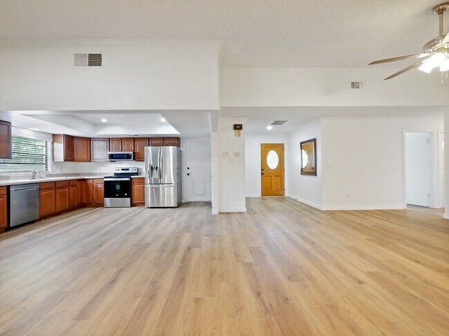 Foto del edificio - 7970 Glen Abbey Cir