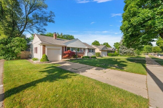 Building Photo - 2898 Yorkshire Rd