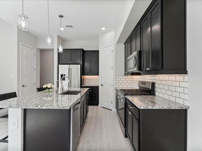 Cocina - 5053 E Anderson Dr